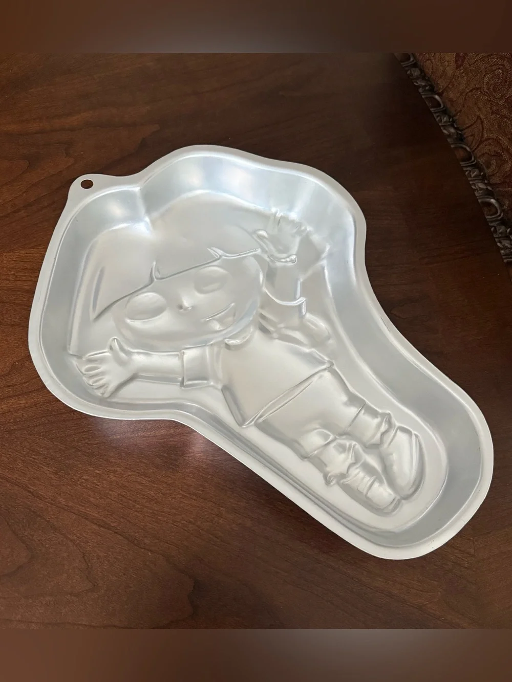 Wilton 2003 Dora the Explorer Cake Pan - Model 2105-6300